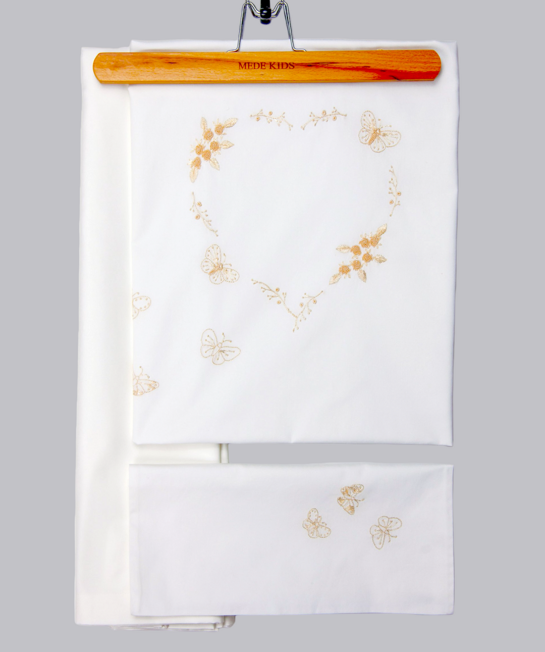 02014 HANDMADE EMBROIDERED ROSES HEART BED SET ( 80 x 120 cm )